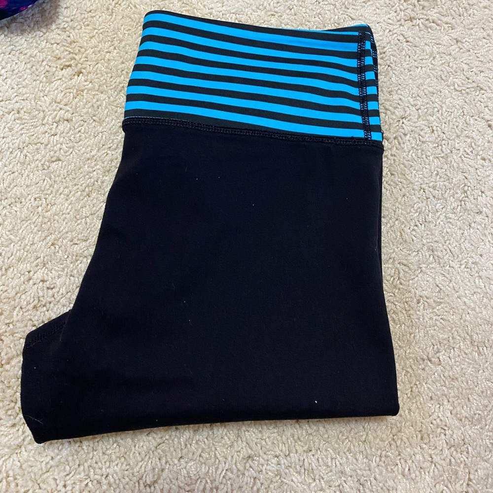 5/$25 Crop Leggings - Picture 3 of 3